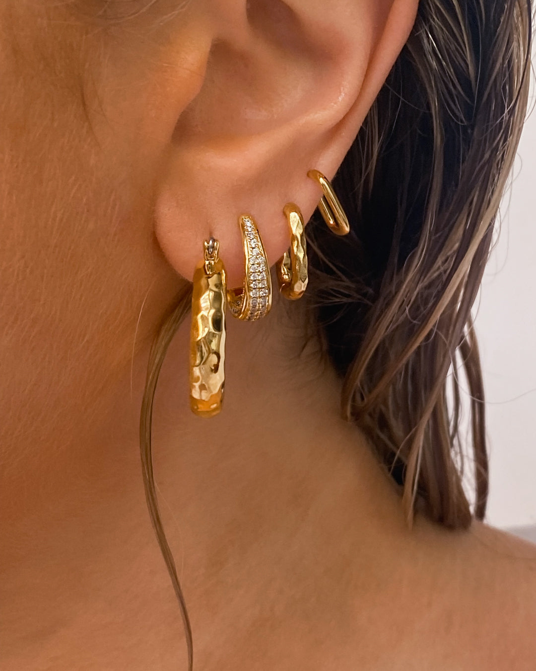 Hammered Chain Link Huggies- Gold