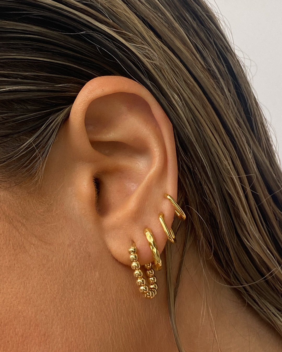 Petite Chain Link Huggies- Gold