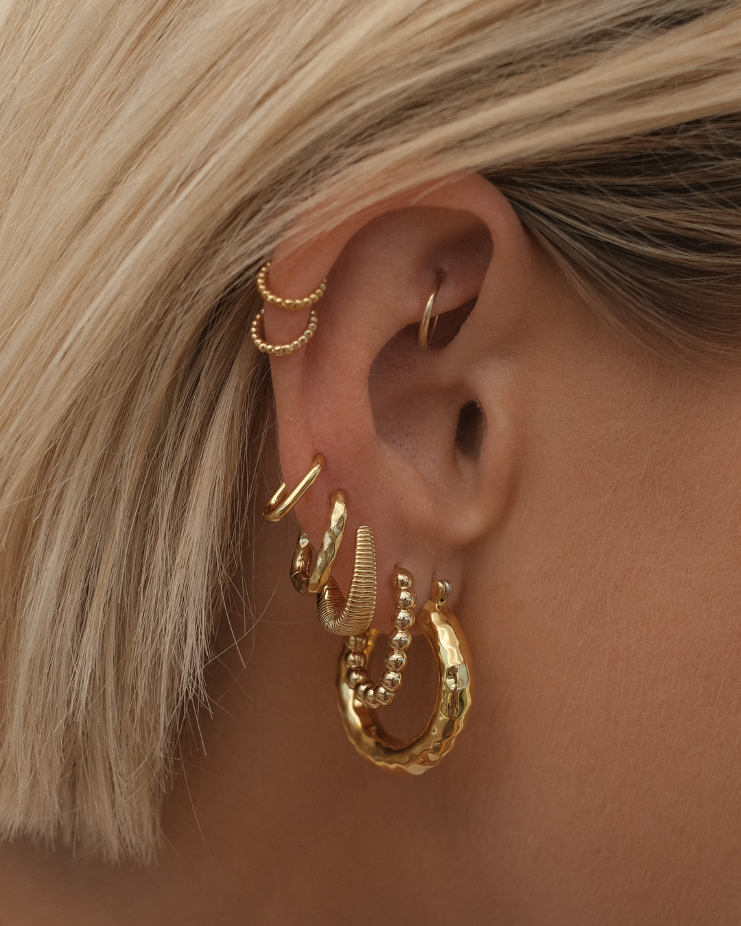 Hammered Chain Link Huggies- Gold