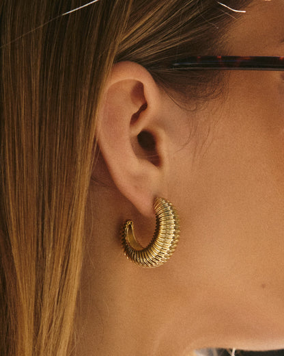 The XL Georgia Ridged Hoops- Gold