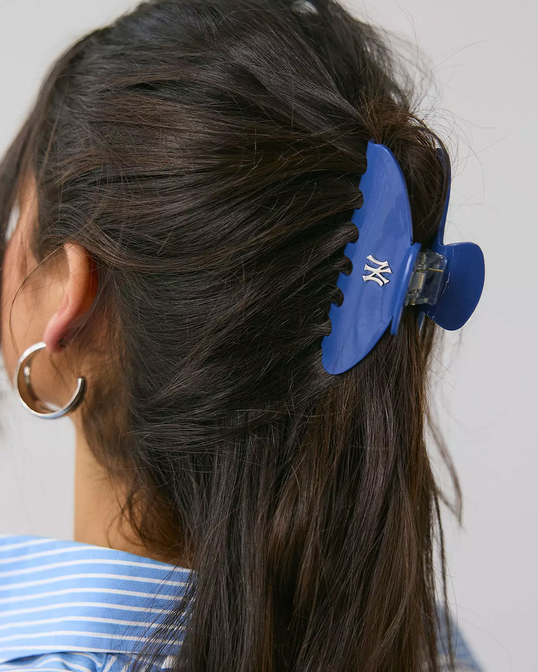 The MLB Team Logo Charm Hair Clip