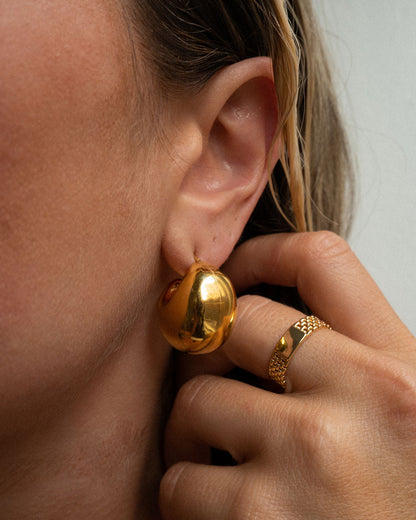 Lucia Hoops- Silver