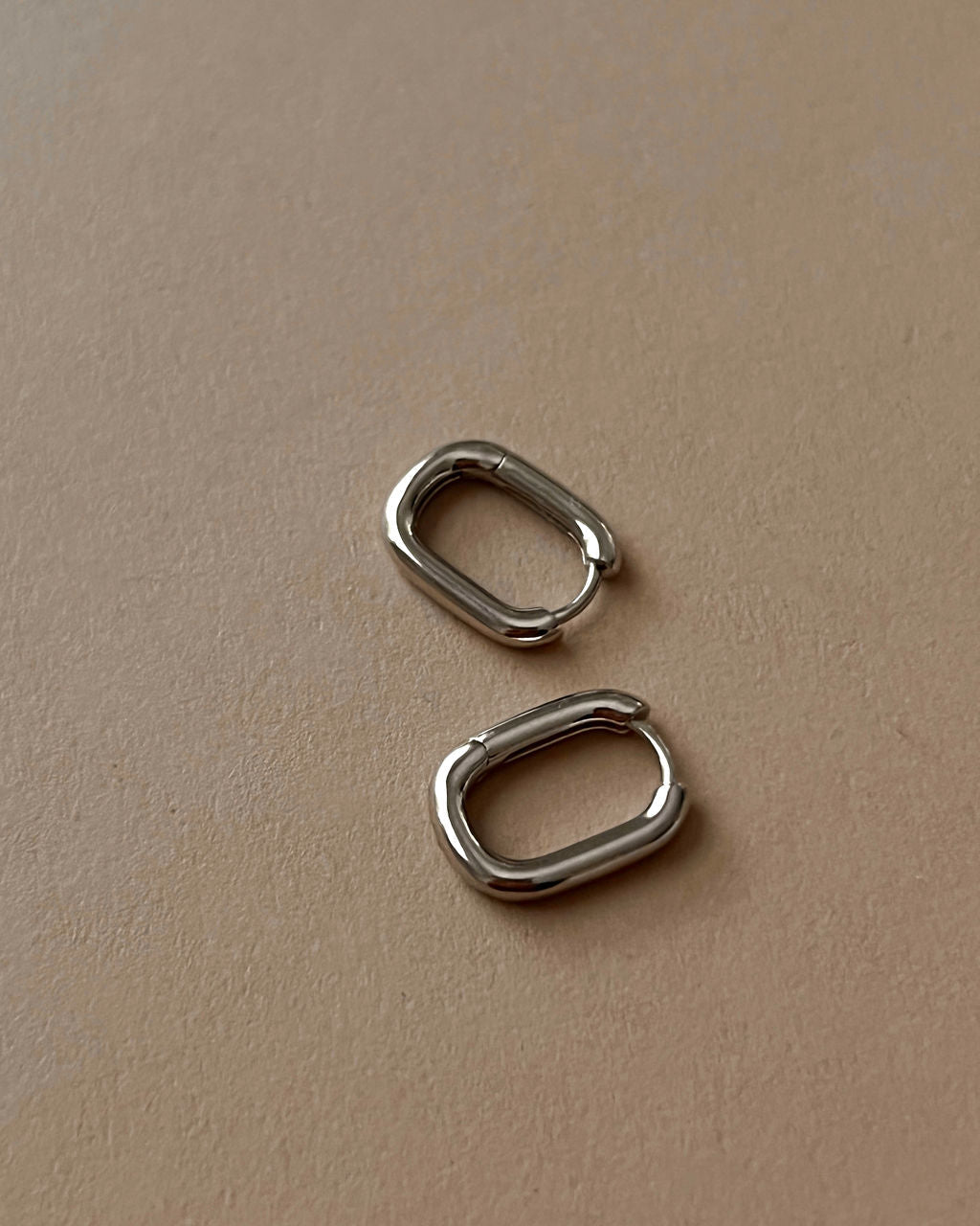 Monaco Huggies & Chain Link Huggies - Silver (Ships Mid March)