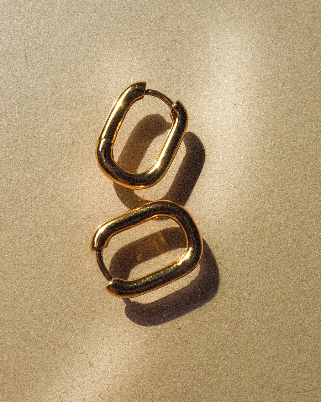 Chain Link Huggies- Gold