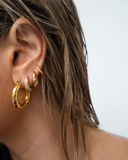 Hammered Chain Link Huggies- Gold