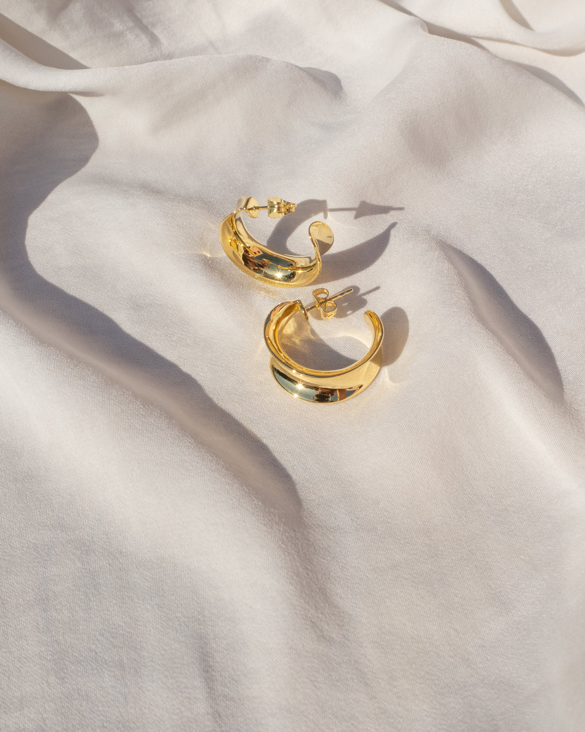 Margot Hoops- Gold