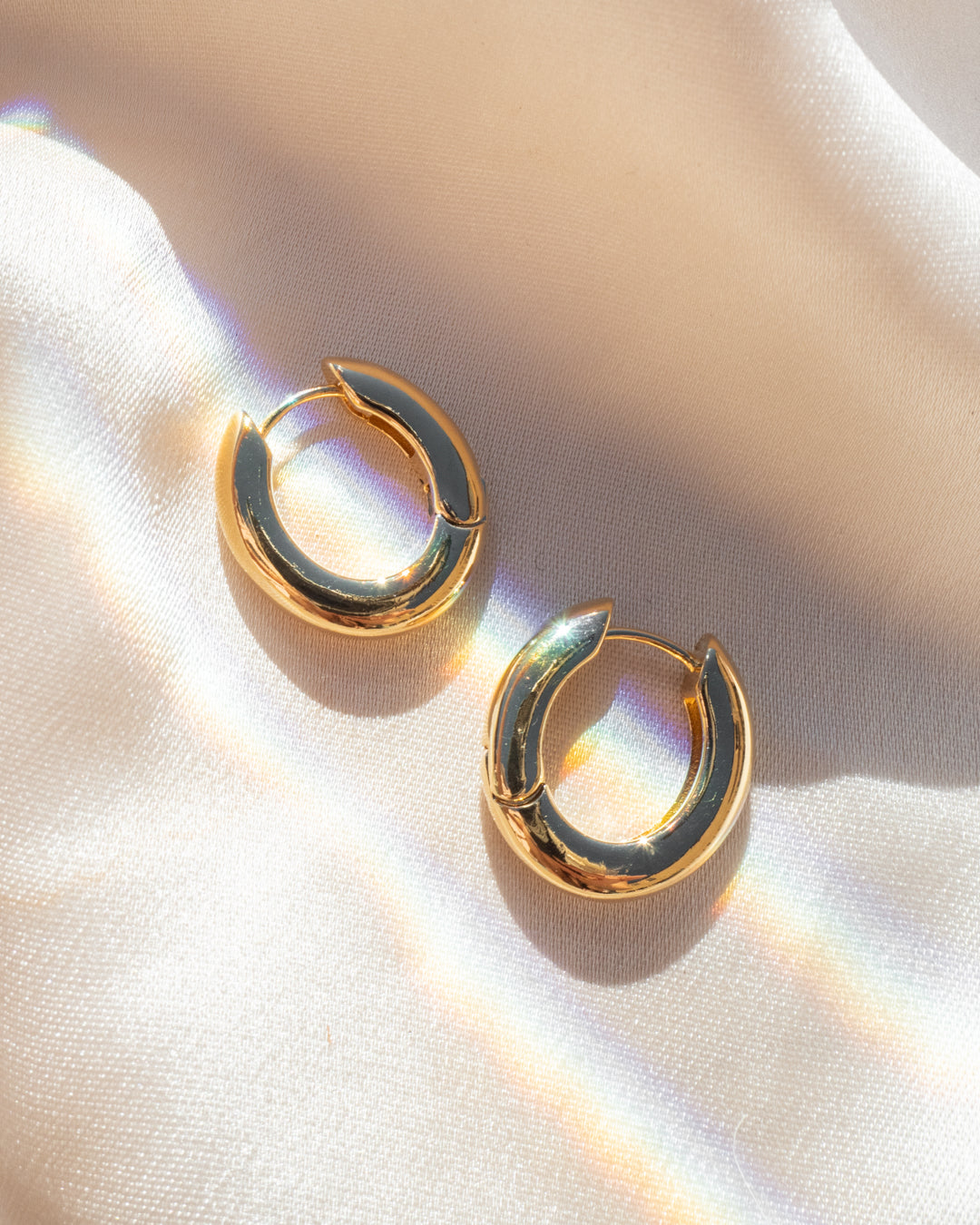 Carmella Huggies (20mm)- Gold