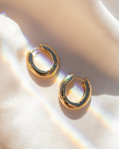 Carmella Huggies (20mm)- Gold