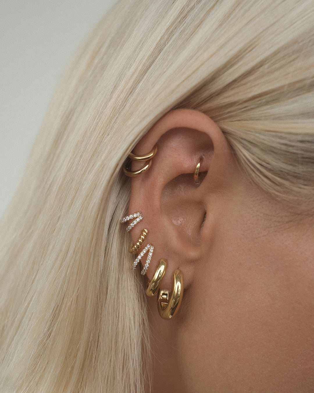 Mini Carmella Huggies (15mm)- Gold